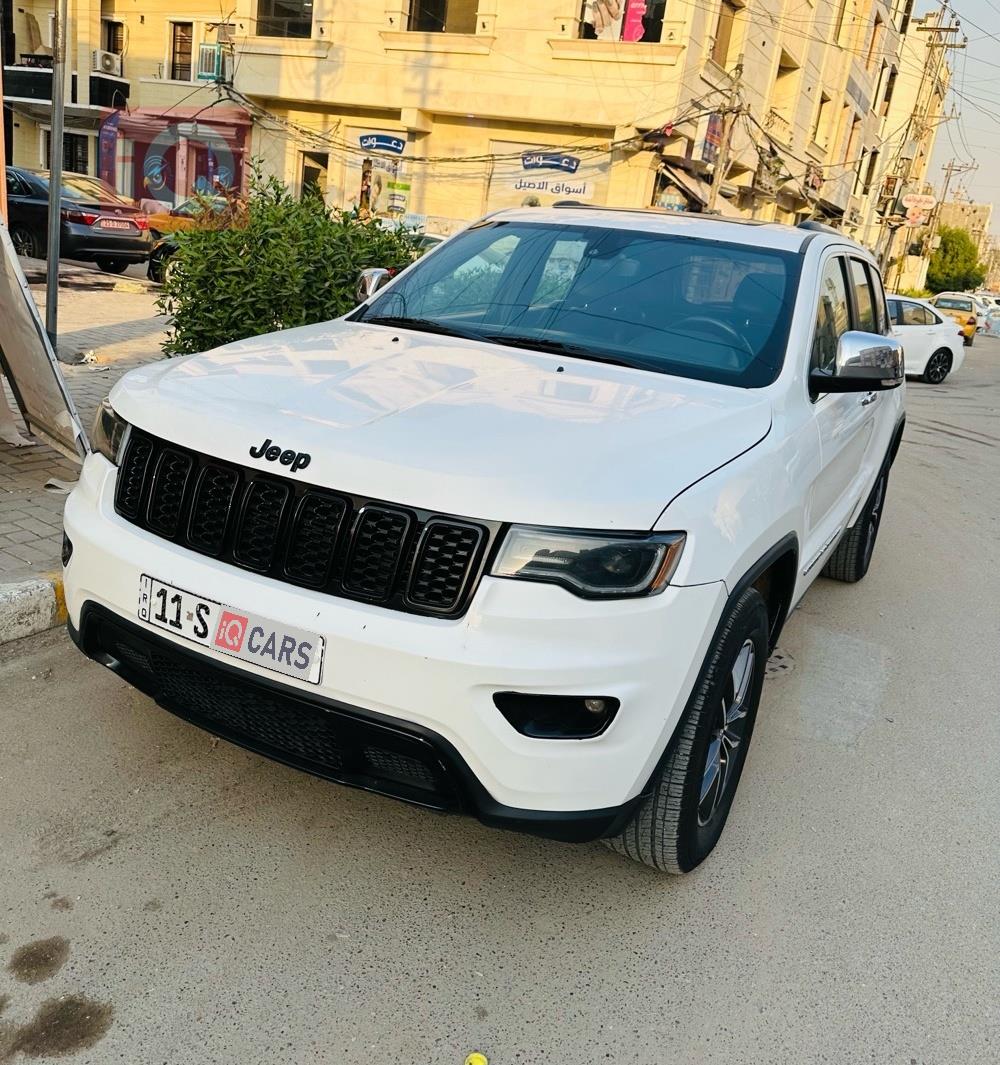 جیپ گراند شیرۆکی